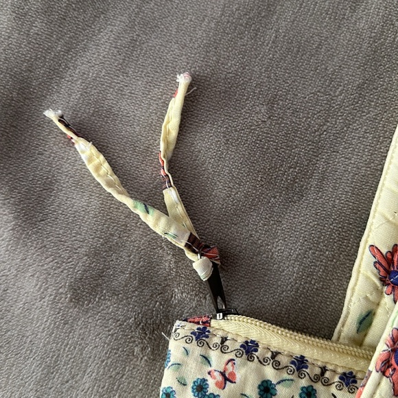 Yellow floral quilted purse - Picture 7 of 10